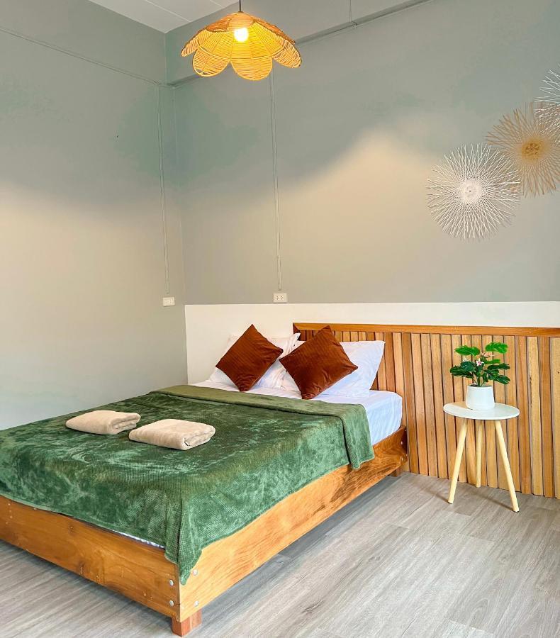 Private Room With Share Bathroom At Little Wild House Khaosok Khao Sok National Park Экстерьер фото