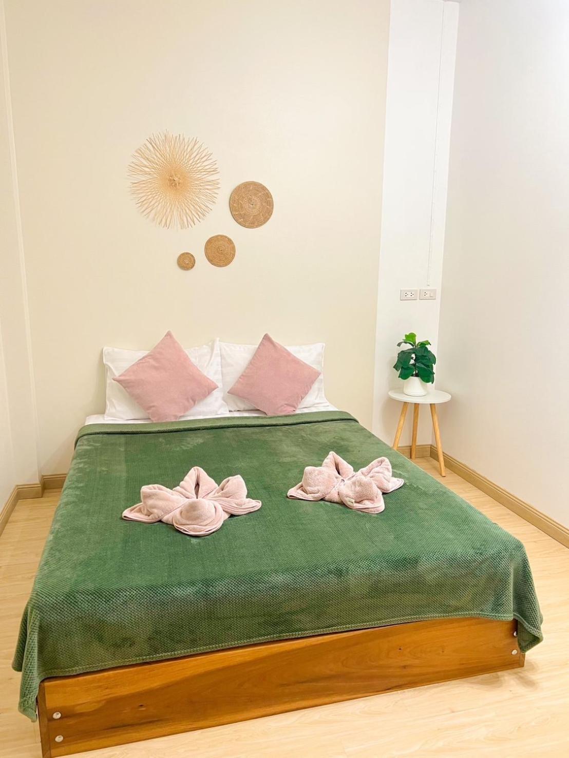 Private Room With Share Bathroom At Little Wild House Khaosok Khao Sok National Park Экстерьер фото