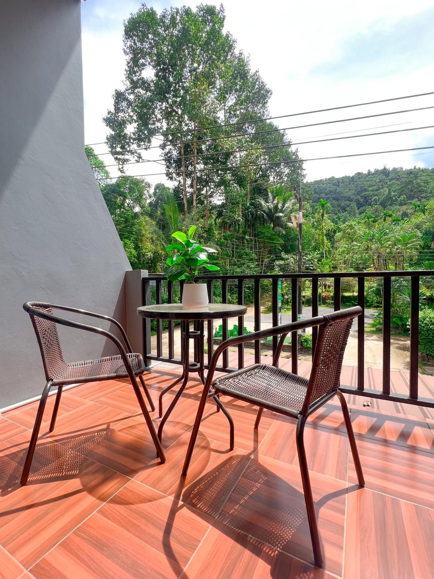 Private Room With Share Bathroom At Little Wild House Khaosok Khao Sok National Park Экстерьер фото