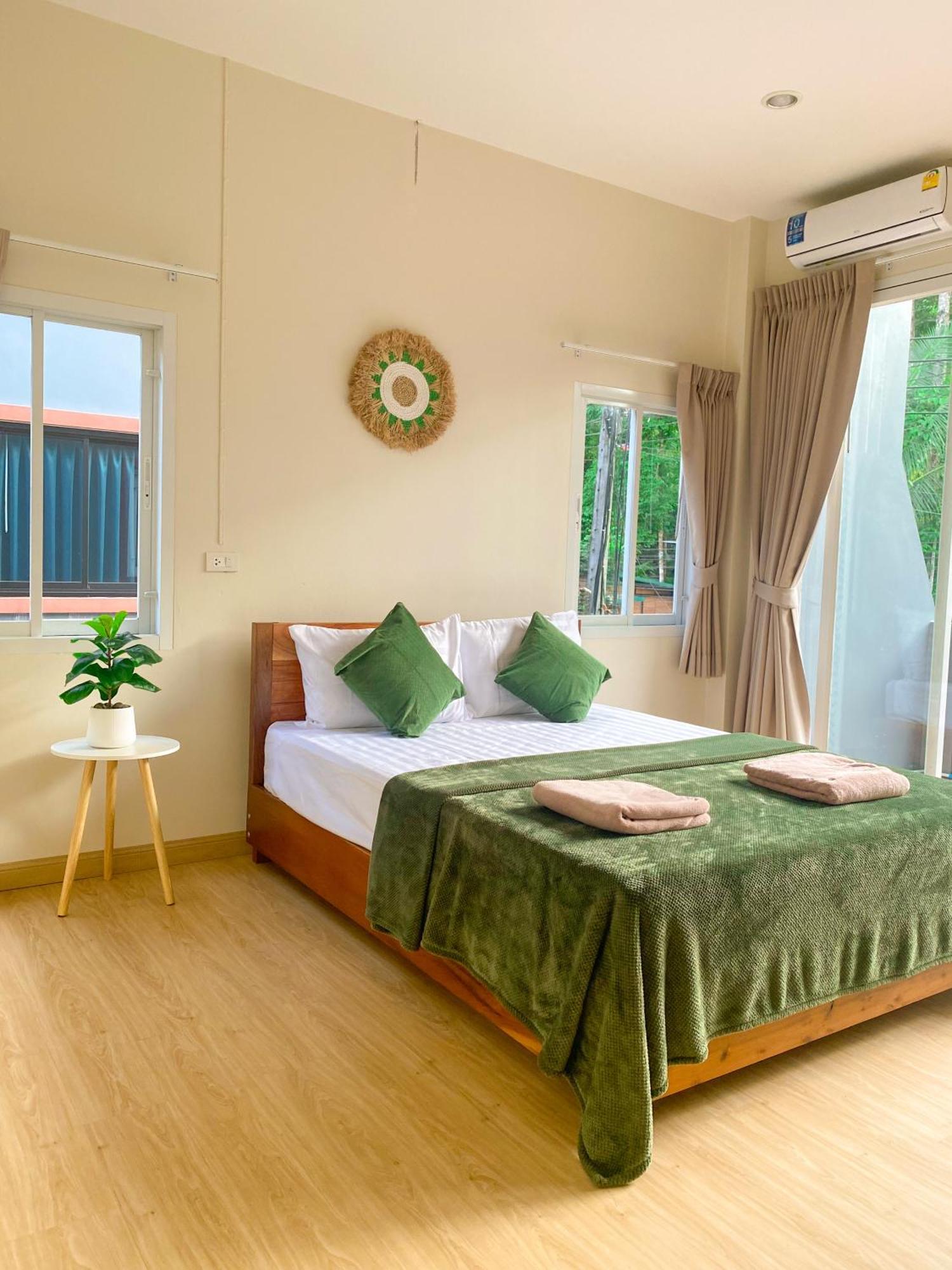 Private Room With Share Bathroom At Little Wild House Khaosok Khao Sok National Park Экстерьер фото