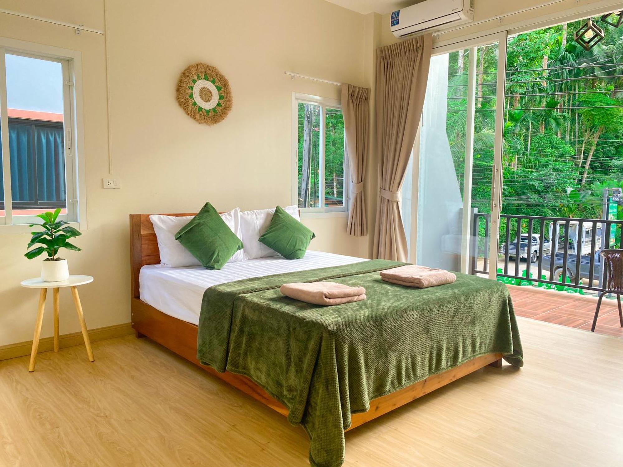 Private Room With Share Bathroom At Little Wild House Khaosok Khao Sok National Park Экстерьер фото